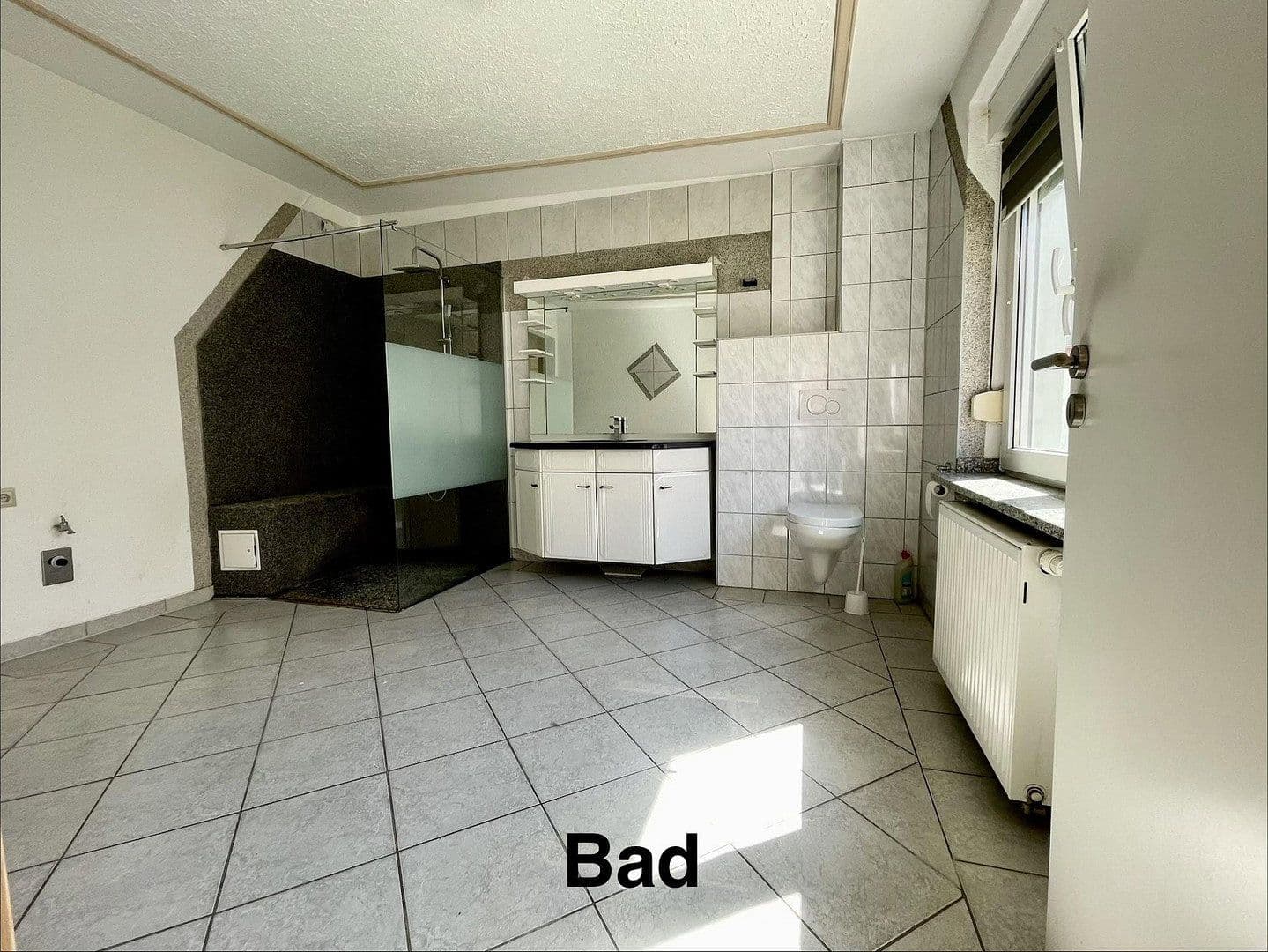 Predaj domu 100 m², pozemek 2.700 m², Holzhausener-Dorfstraße 30, Bismark (Altmark), Sasko-Anhaltsko Predaj domu 100 m², pozemek 2.700 m², Holzhausener-Dorfstraße 30, Bismark (Altmark), Sasko-Anhaltsko