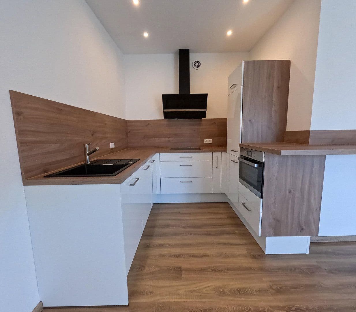 Predaj domu 268 m², pozemek 785 m², Hilpoltstein, Bavorsko Predaj domu 268 m², pozemek 785 m², Hilpoltstein, Bavorsko