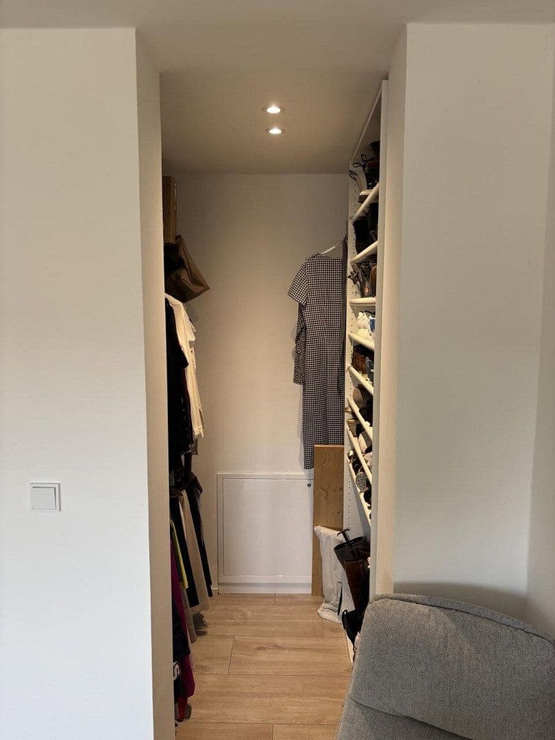 Prenájom bytu 5-izbový 166 m², Neu-Anspach, Hesensko Prenájom bytu 5-izbový 166 m², Neu-Anspach, Hesensko