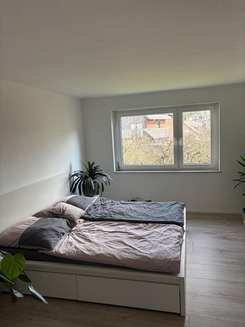 Prenájom bytu 5-izbový 166 m², Neu-Anspach, Hesensko Prenájom bytu 5-izbový 166 m², Neu-Anspach, Hesensko