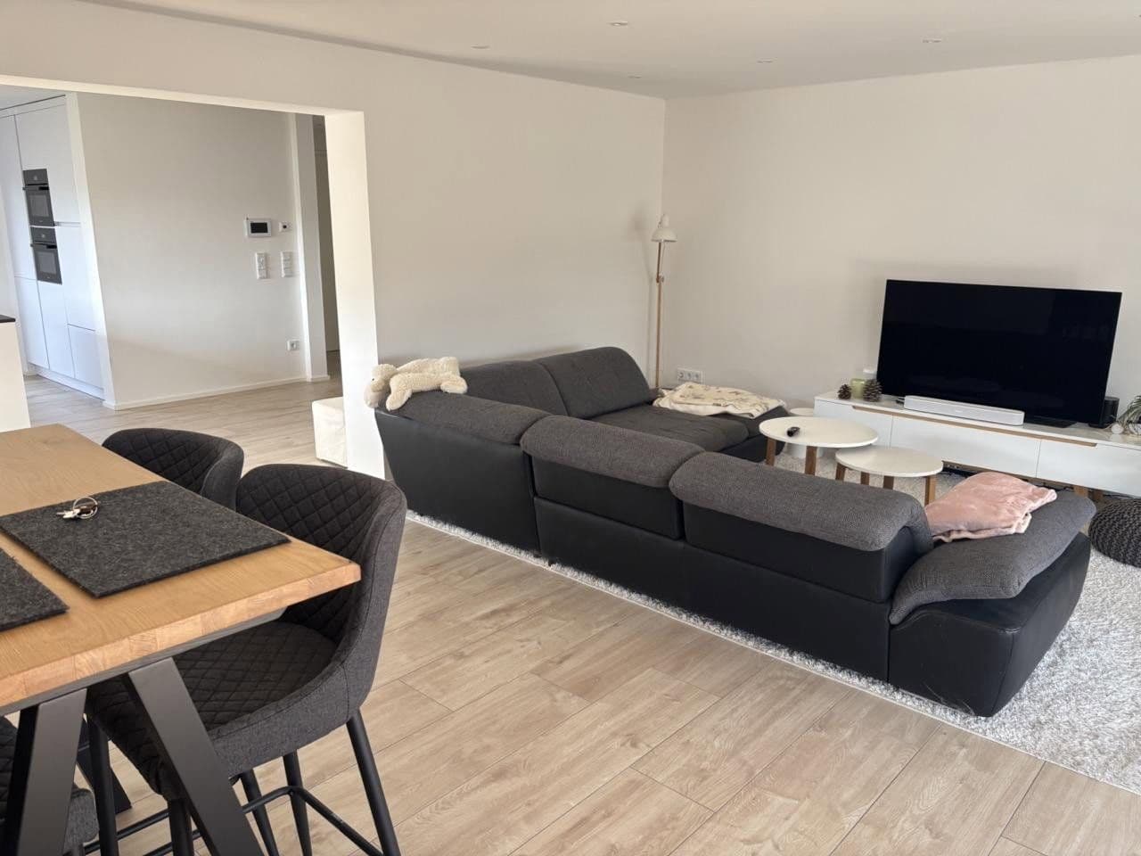 Prenájom bytu 5-izbový 166 m², Neu-Anspach, Hesensko Prenájom bytu 5-izbový 166 m², Neu-Anspach, Hesensko