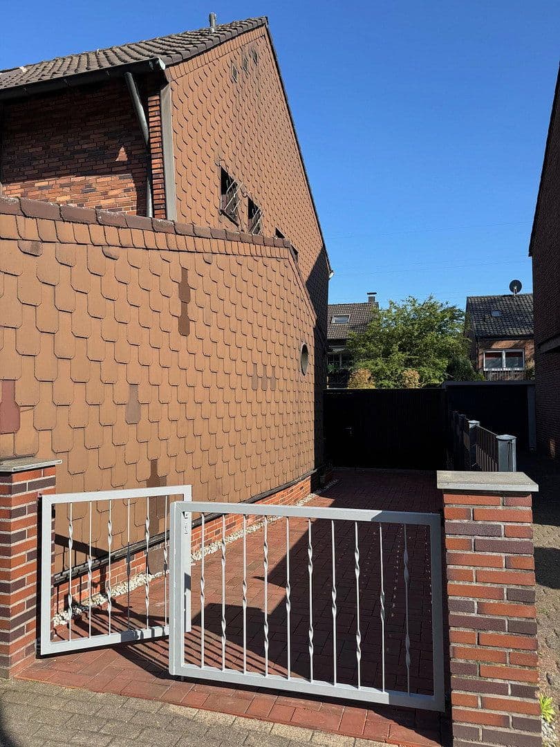 Prenájom domu 120 m², pozemek 306 m², Oberhausen, Severné Porýnie - Westfálsko Prenájom domu 120 m², pozemek 306 m², Oberhausen, Severné Porýnie - Westfálsko