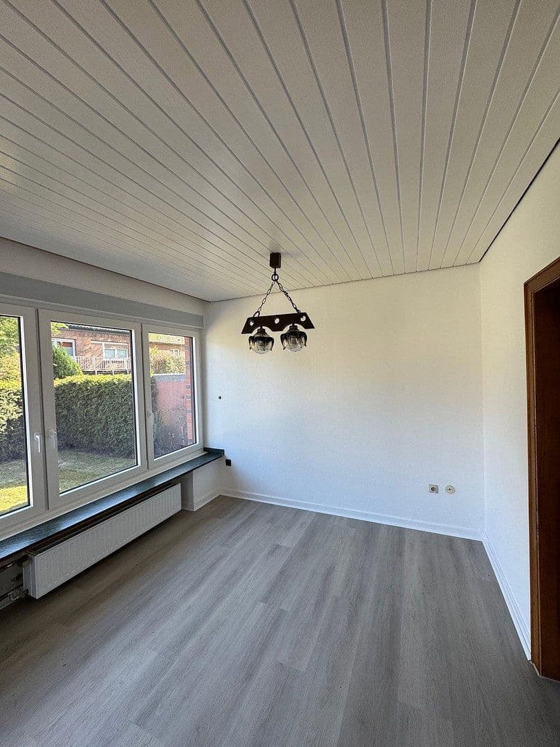Prenájom domu 120 m², pozemek 306 m², Oberhausen, Severné Porýnie - Westfálsko Prenájom domu 120 m², pozemek 306 m², Oberhausen, Severné Porýnie - Westfálsko