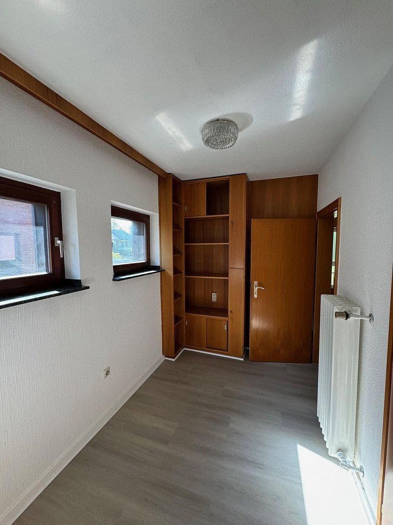 Prenájom domu 120 m², pozemek 306 m², Oberhausen, Severné Porýnie - Westfálsko Prenájom domu 120 m², pozemek 306 m², Oberhausen, Severné Porýnie - Westfálsko