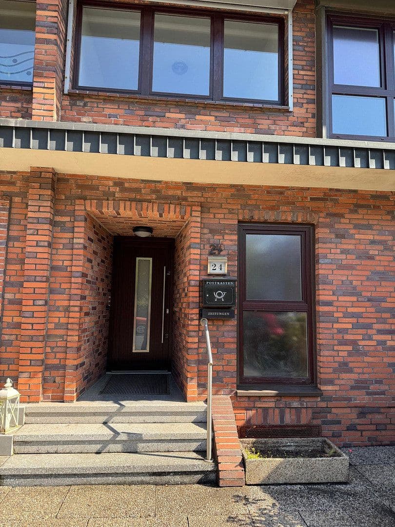 Prenájom domu 120 m², pozemek 306 m², Oberhausen, Severné Porýnie - Westfálsko Prenájom domu 120 m², pozemek 306 m², Oberhausen, Severné Porýnie - Westfálsko