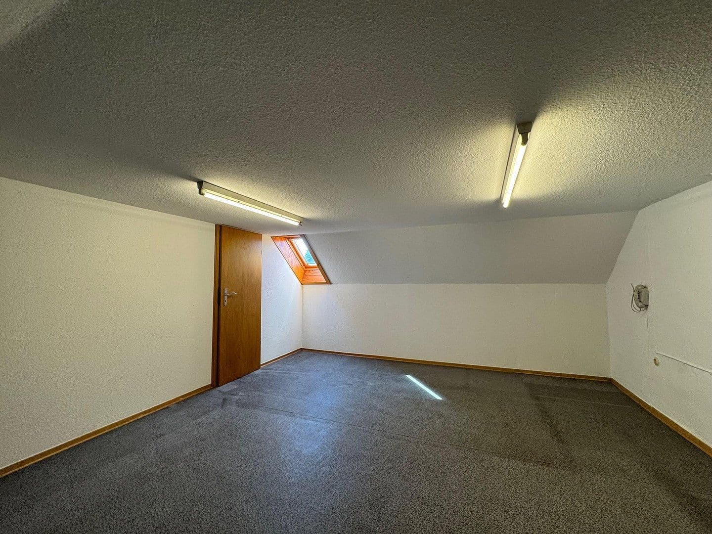 Prenájom domu 120 m², pozemek 306 m², Oberhausen, Severné Porýnie - Westfálsko Prenájom domu 120 m², pozemek 306 m², Oberhausen, Severné Porýnie - Westfálsko