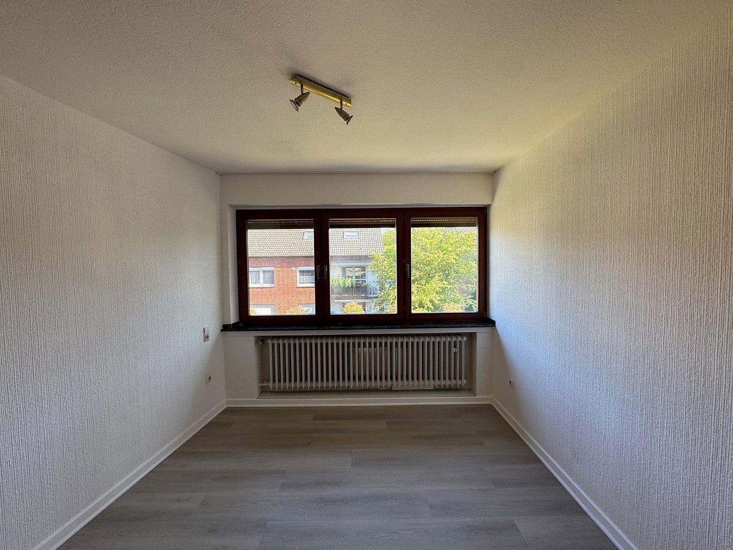 Prenájom domu 120 m², pozemek 306 m², Oberhausen, Severné Porýnie - Westfálsko Prenájom domu 120 m², pozemek 306 m², Oberhausen, Severné Porýnie - Westfálsko