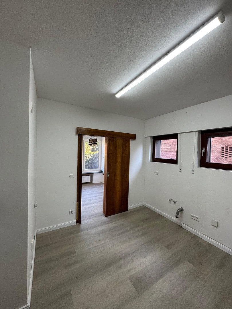 Prenájom domu 120 m², pozemek 306 m², Oberhausen, Severné Porýnie - Westfálsko Prenájom domu 120 m², pozemek 306 m², Oberhausen, Severné Porýnie - Westfálsko