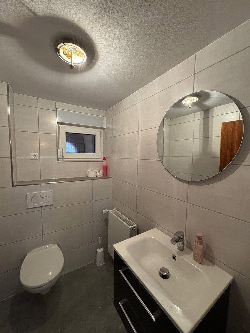 Prenájom domu 120 m², pozemek 306 m², Oberhausen, Severné Porýnie - Westfálsko Prenájom domu 120 m², pozemek 306 m², Oberhausen, Severné Porýnie - Westfálsko