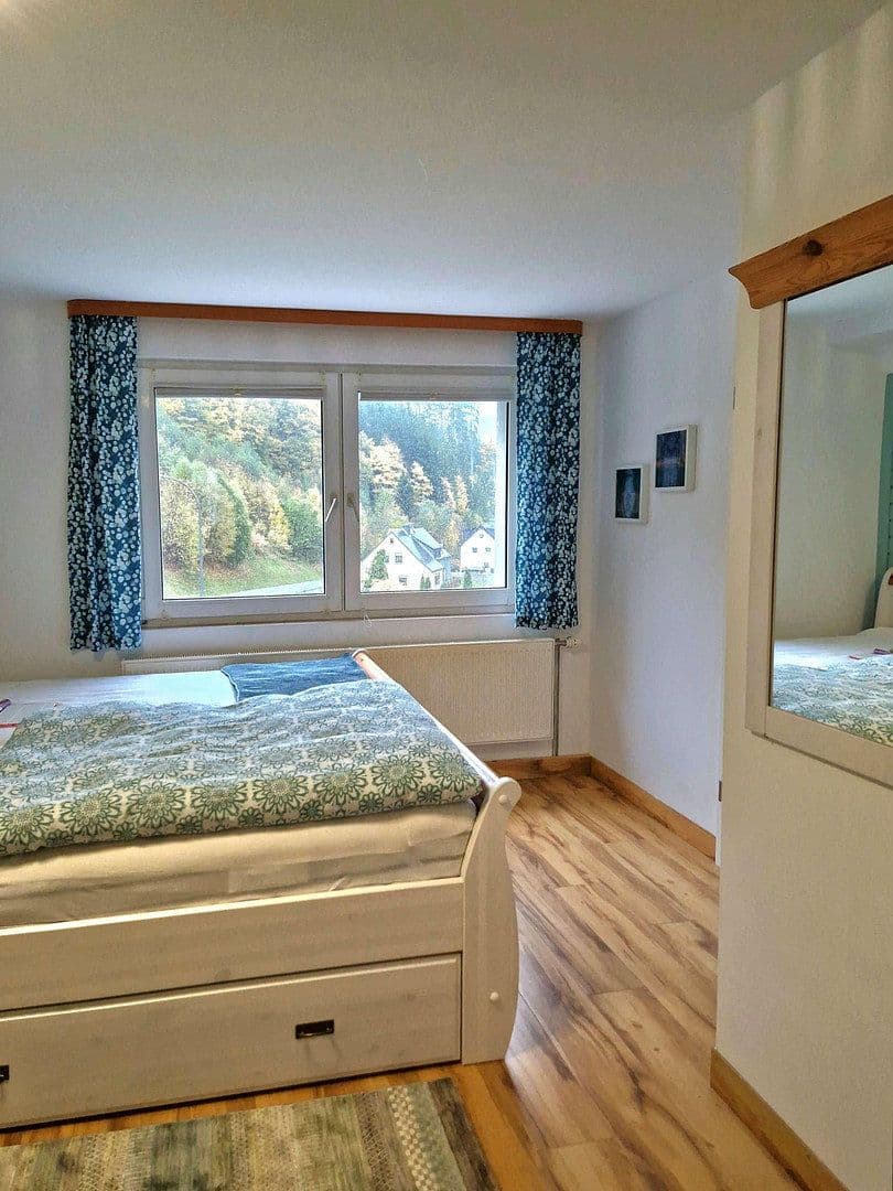 Predaj domu 130 m², pozemek 370 m², Zum Rodachtal 28, Schwarzenbach am Wald, Bavorsko Predaj domu 130 m², pozemek 370 m², Zum Rodachtal 28, Schwarzenbach am Wald, Bavorsko