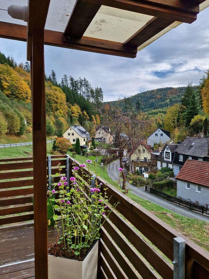 Predaj domu 130 m², pozemek 370 m², Zum Rodachtal 28, Schwarzenbach am Wald, Bavorsko Predaj domu 130 m², pozemek 370 m², Zum Rodachtal 28, Schwarzenbach am Wald, Bavorsko