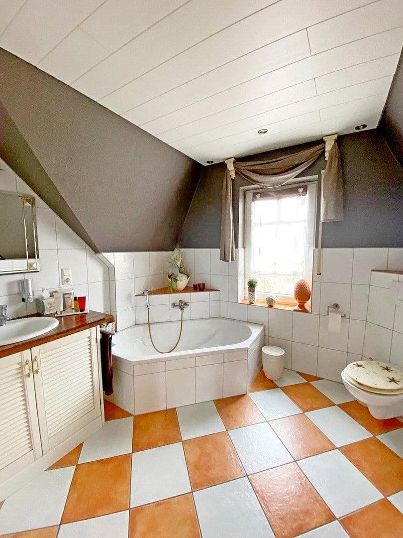 Predaj domu 150 m², pozemek 568 m², Gronau, Dolné Sasko Predaj domu 150 m², pozemek 568 m², Gronau, Dolné Sasko