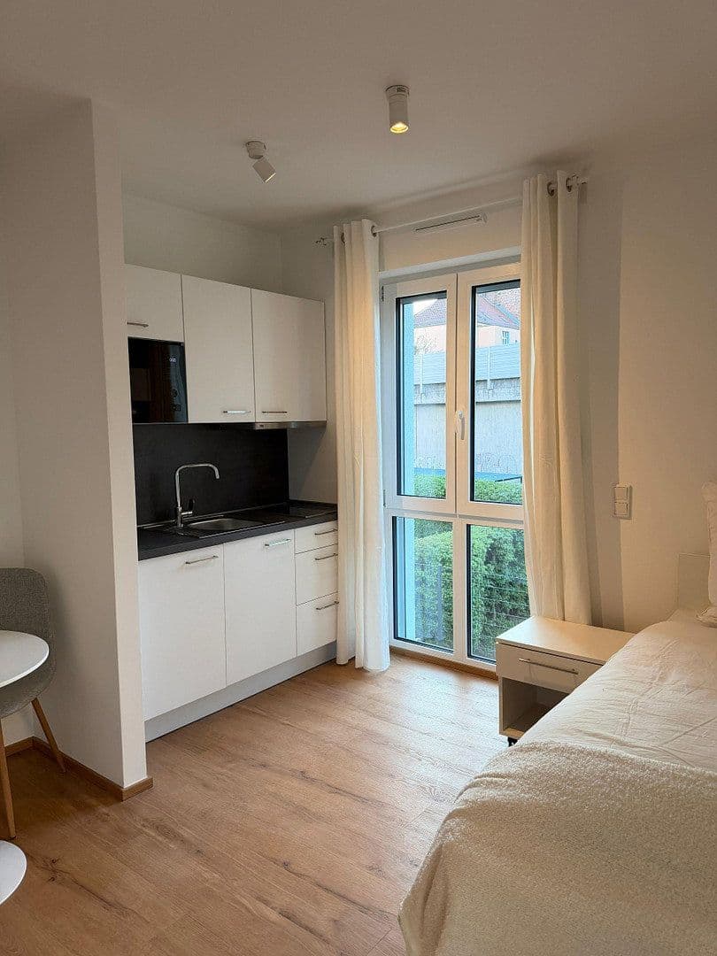 Prenájom bytu 1-izbový 30 m², Berlin, Berlín Prenájom bytu 1-izbový 30 m², Berlin, Berlín