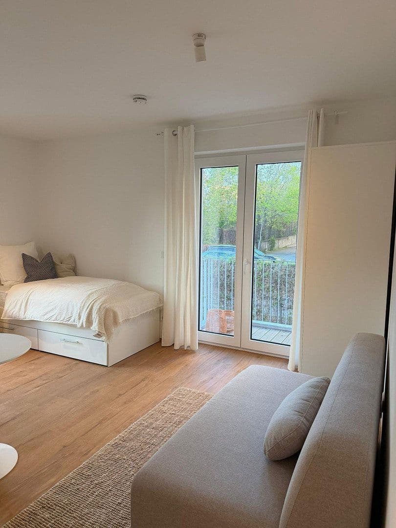 Prenájom bytu 1-izbový 30 m², Berlin, Berlín Prenájom bytu 1-izbový 30 m², Berlin, Berlín