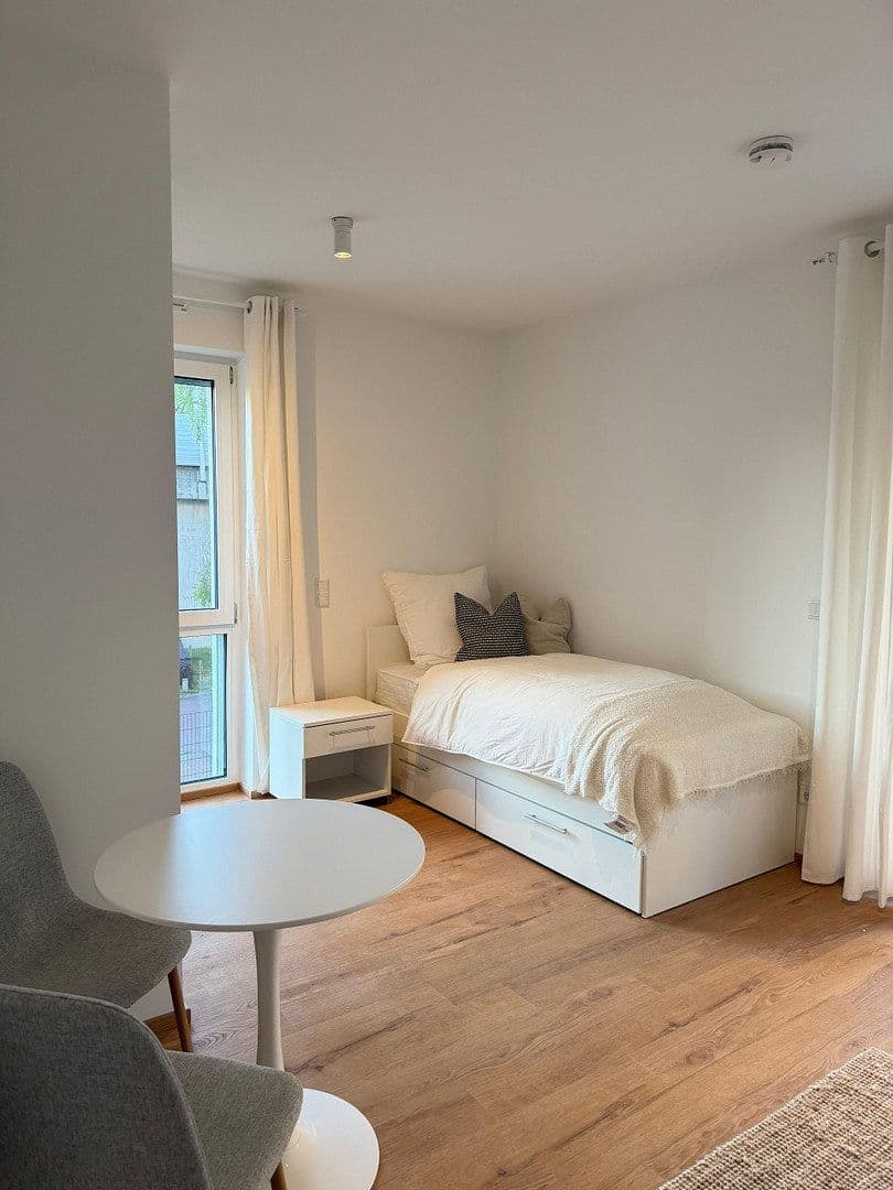 Prenájom bytu 1-izbový 30 m², Berlin, Berlín Prenájom bytu 1-izbový 30 m², Berlin, Berlín