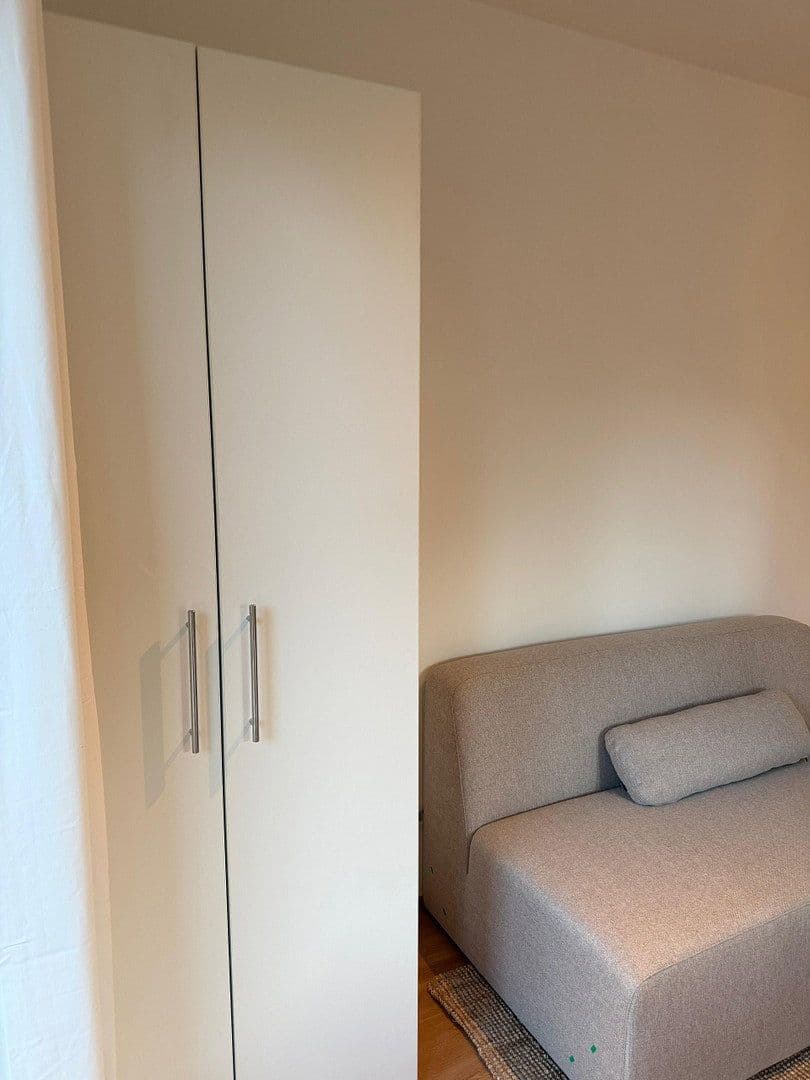 Prenájom bytu 1-izbový 30 m², Berlin, Berlín Prenájom bytu 1-izbový 30 m², Berlin, Berlín