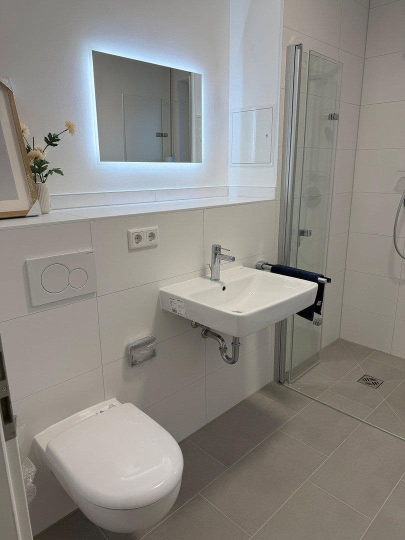 Prenájom bytu 1-izbový 30 m², Berlin, Berlín Prenájom bytu 1-izbový 30 m², Berlin, Berlín