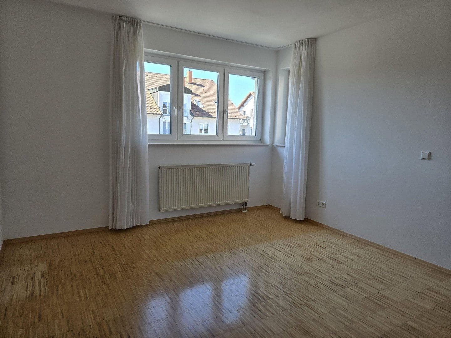 Prenájom domu 180 m², pozemek 388 m², Brühlstr. 39, Stutensee, Bádensko-Wurttembersko Prenájom domu 180 m², pozemek 388 m², Brühlstr. 39, Stutensee, Bádensko-Wurttembersko