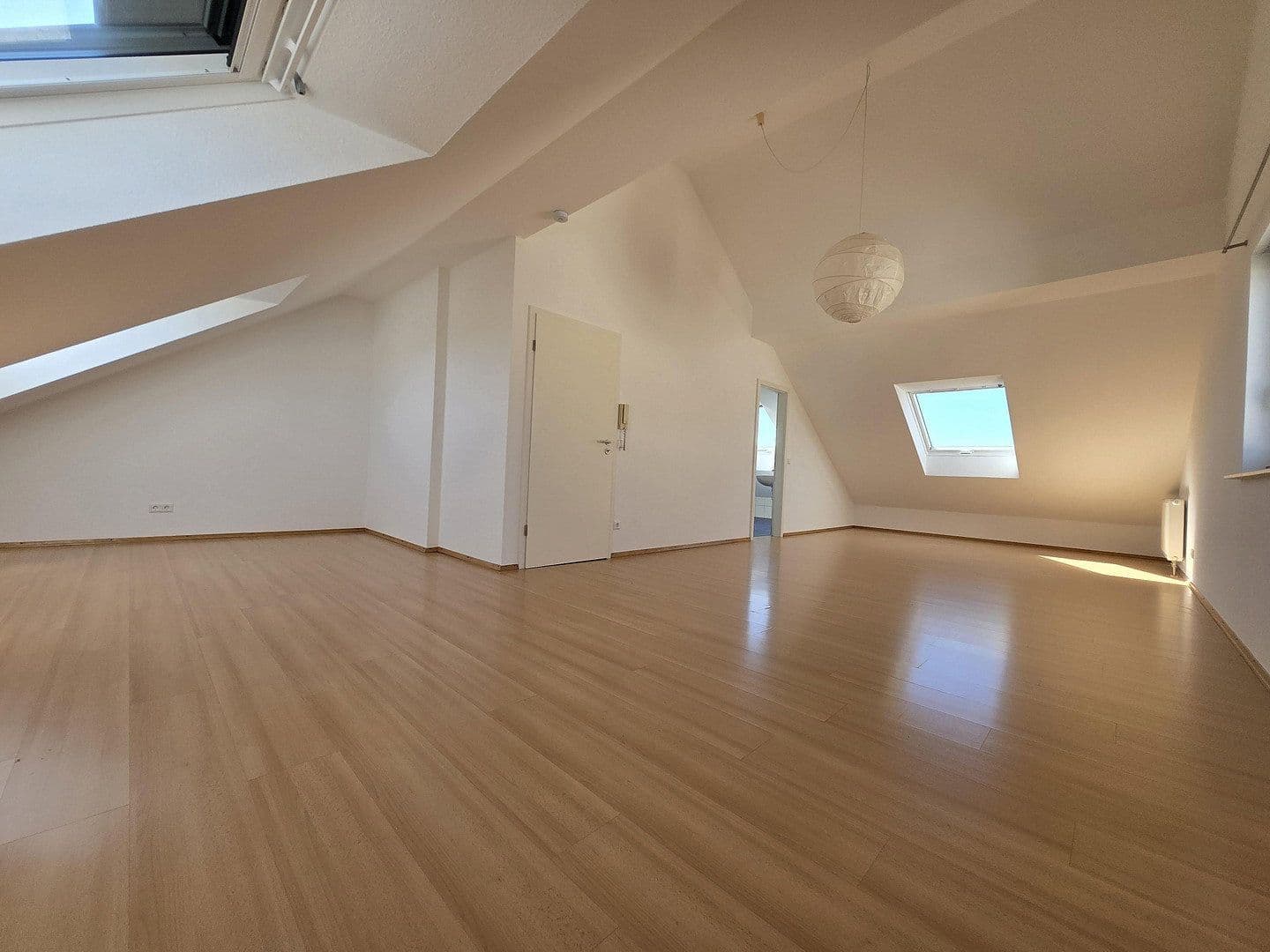Prenájom domu 180 m², pozemek 388 m², Brühlstr. 39, Stutensee, Bádensko-Wurttembersko Prenájom domu 180 m², pozemek 388 m², Brühlstr. 39, Stutensee, Bádensko-Wurttembersko