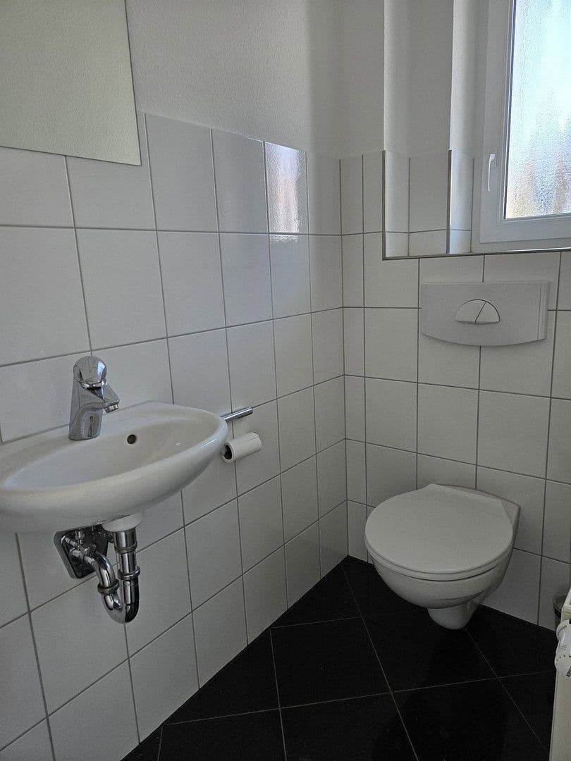 Prenájom domu 180 m², pozemek 388 m², Brühlstr. 39, Stutensee, Bádensko-Wurttembersko Prenájom domu 180 m², pozemek 388 m², Brühlstr. 39, Stutensee, Bádensko-Wurttembersko