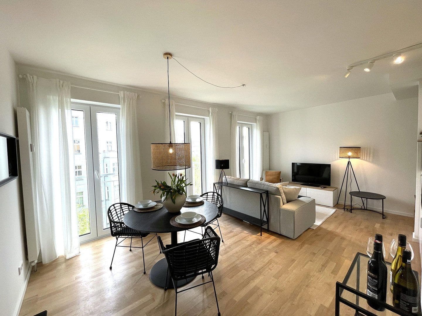 Prenájom bytu 2-izbový 56 m², Schwedterstr. 0, Berlin, Berlín Prenájom bytu 2-izbový 56 m², Schwedterstr. 0, Berlin, Berlín