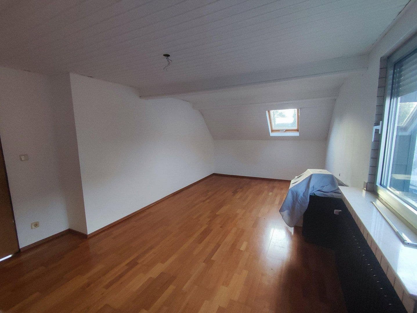 Prenájom domu 148 m², pozemek 410 m², Solingen, Severné Porýnie - Westfálsko Prenájom domu 148 m², pozemek 410 m², Solingen, Severné Porýnie - Westfálsko