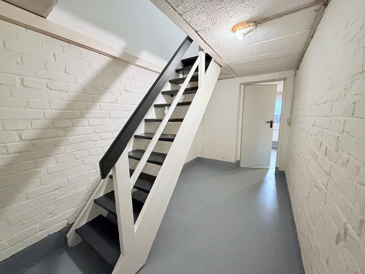 Predaj domu 85 m², pozemek 106 m², Aplerbecker Straße 76, Düsseldorf, Severné Porýnie - Westfálsko Predaj domu 85 m², pozemek 106 m², Aplerbecker Straße 76, Düsseldorf, Severné Porýnie - Westfálsko