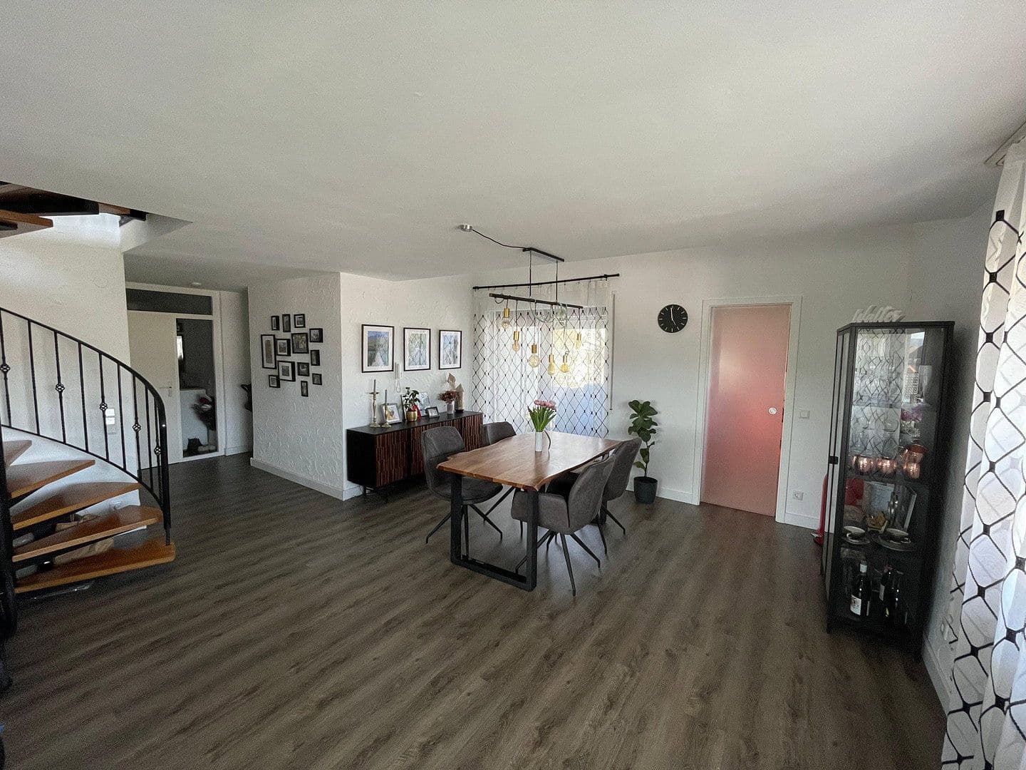 Predaj bytu 4-izbový 152 m², Philipp-Funk-Straße 98, Aalen, Bádensko-Wurttembersko Predaj bytu 4-izbový 152 m², Philipp-Funk-Straße 98, Aalen, Bádensko-Wurttembersko