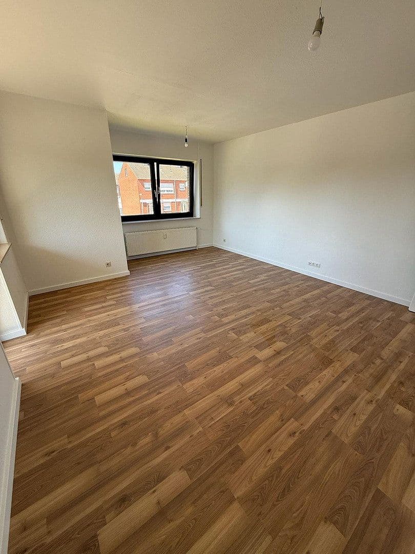 Prenájom bytu 4-izbový 88 m², Hannoveraner Str. 58, Lingen (Ems), Dolné Sasko Prenájom bytu 4-izbový 88 m², Hannoveraner Str. 58, Lingen (Ems), Dolné Sasko