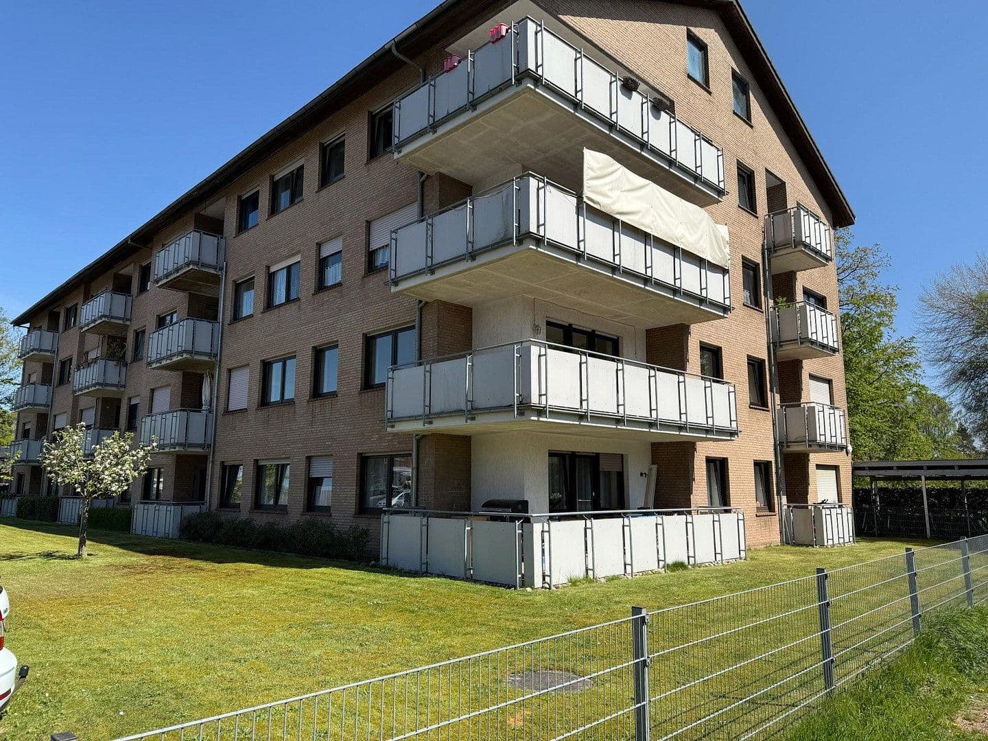 Prenájom bytu 4-izbový 88 m², Hannoveraner Str. 58, Lingen (Ems), Dolné Sasko Prenájom bytu 4-izbový 88 m², Hannoveraner Str. 58, Lingen (Ems), Dolné Sasko