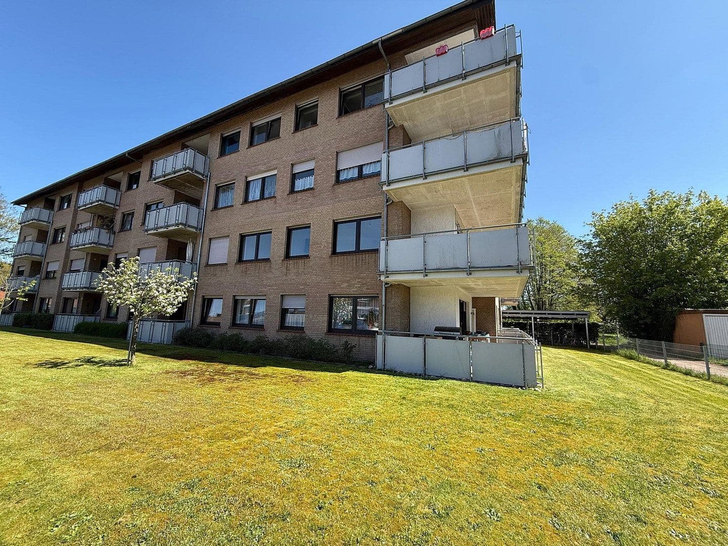 Prenájom bytu 4-izbový 88 m², Hannoveraner Str. 58, Lingen (Ems), Dolné Sasko Prenájom bytu 4-izbový 88 m², Hannoveraner Str. 58, Lingen (Ems), Dolné Sasko