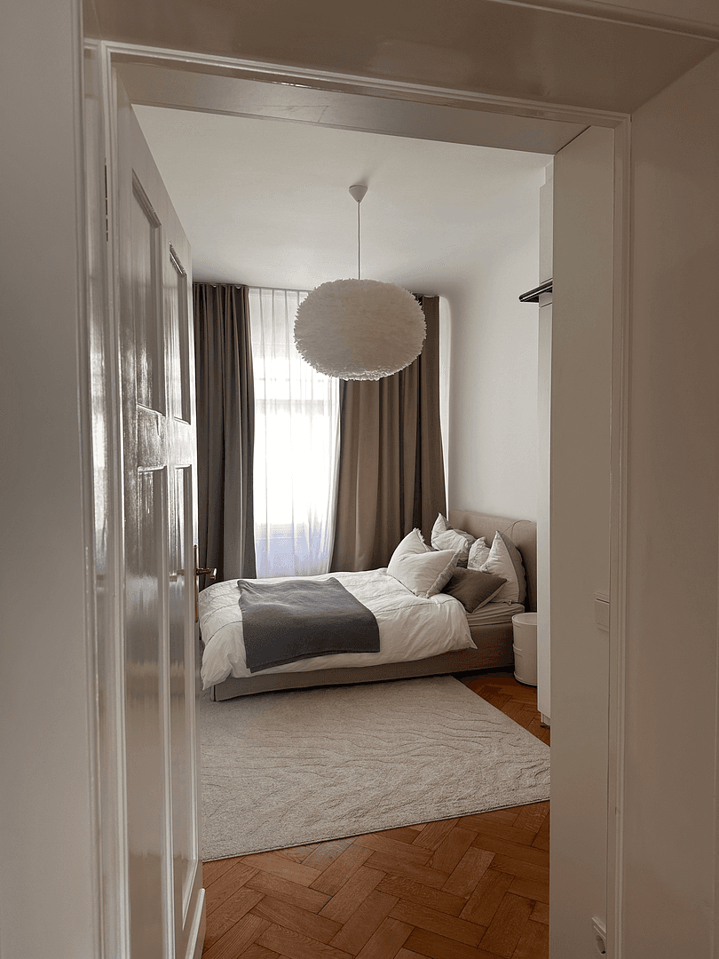 Prenájom bytu 3-izbový 81 m², Schulstr.48, München, Bavorsko Prenájom bytu 3-izbový 81 m², Schulstr.48, München, Bavorsko