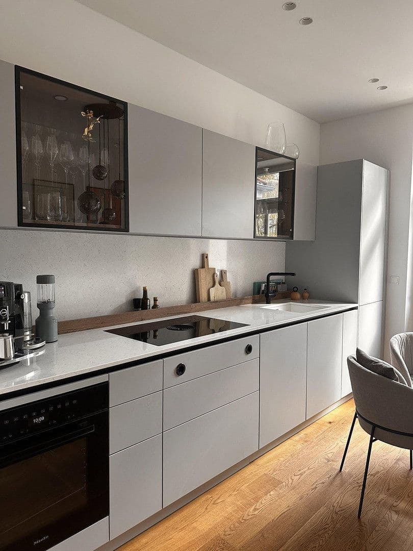 Prenájom bytu 3-izbový 81 m², Schulstr.48, München, Bavorsko Prenájom bytu 3-izbový 81 m², Schulstr.48, München, Bavorsko