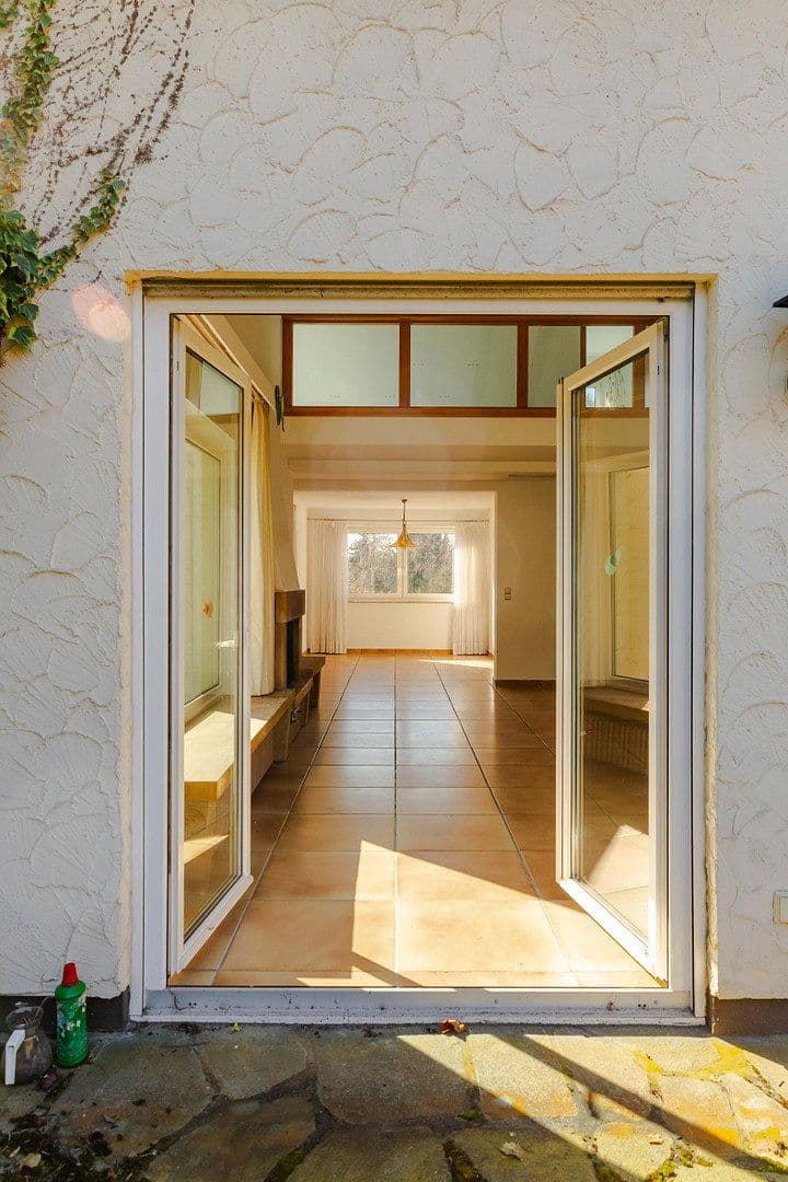 Predaj domu 185 m², pozemek 630 m², Kronberg im Taunus, Hesensko Predaj domu 185 m², pozemek 630 m², Kronberg im Taunus, Hesensko