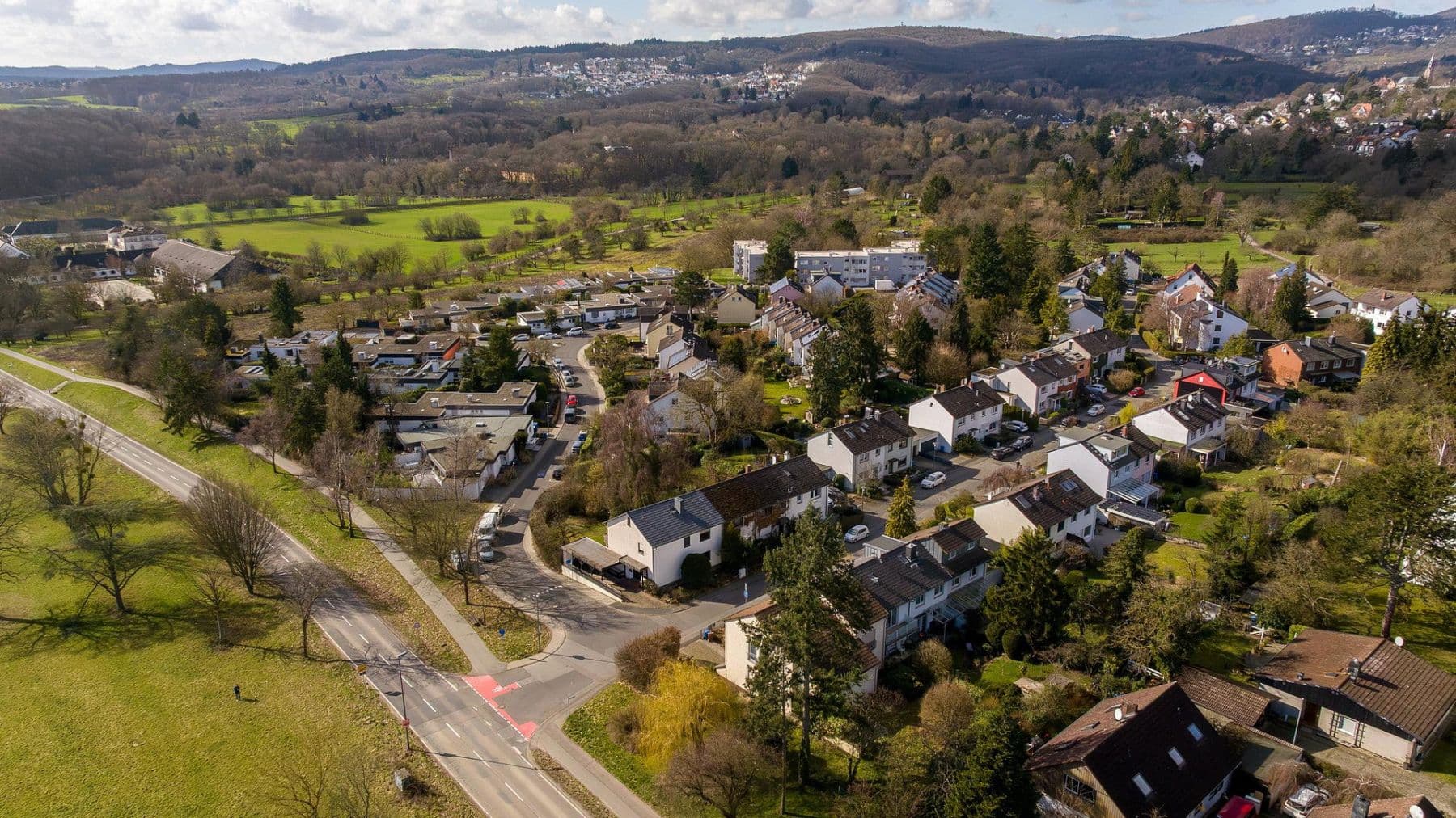 Predaj domu 185 m², pozemek 630 m², Kronberg im Taunus, Hesensko Predaj domu 185 m², pozemek 630 m², Kronberg im Taunus, Hesensko