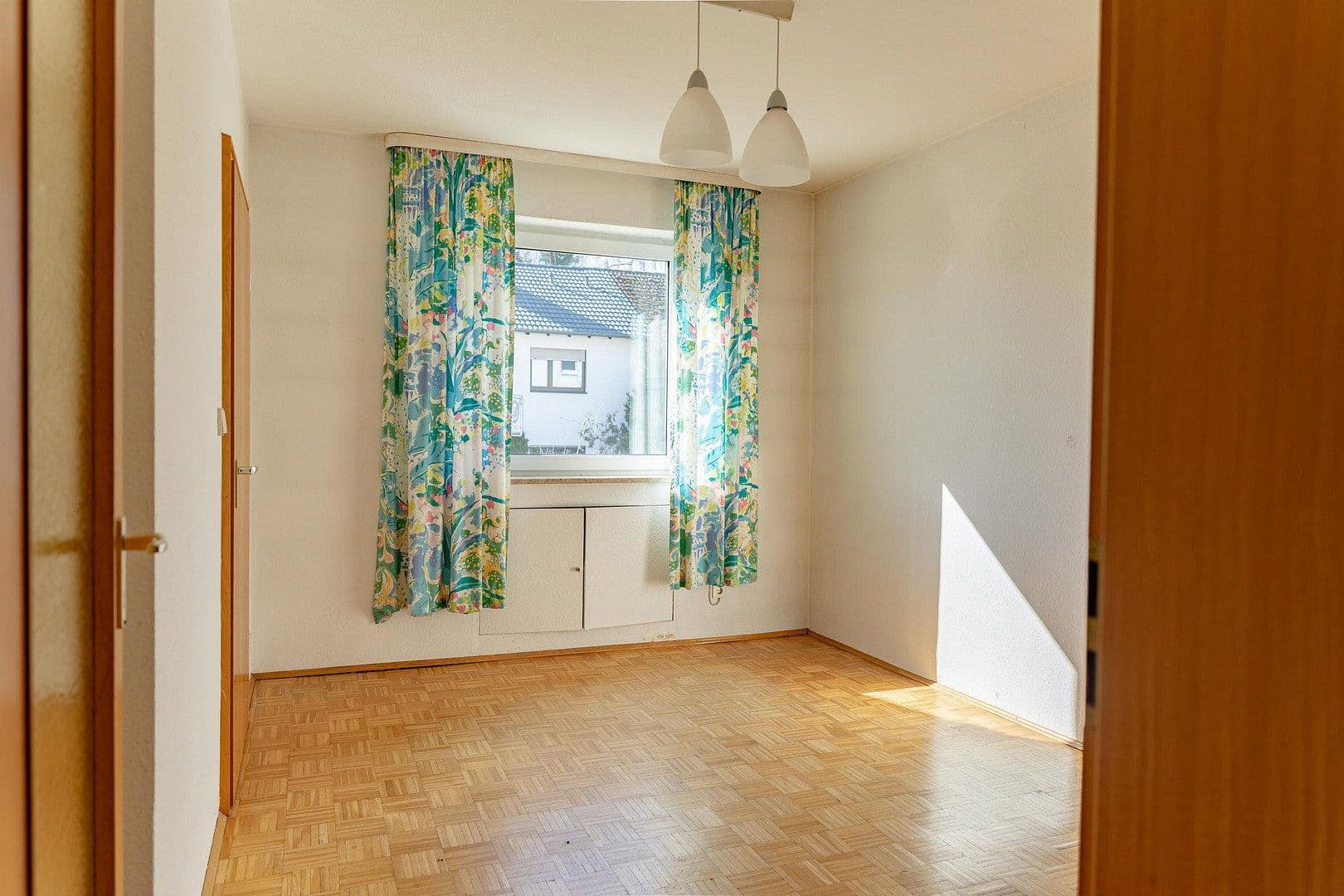 Predaj domu 185 m², pozemek 630 m², Kronberg im Taunus, Hesensko Predaj domu 185 m², pozemek 630 m², Kronberg im Taunus, Hesensko