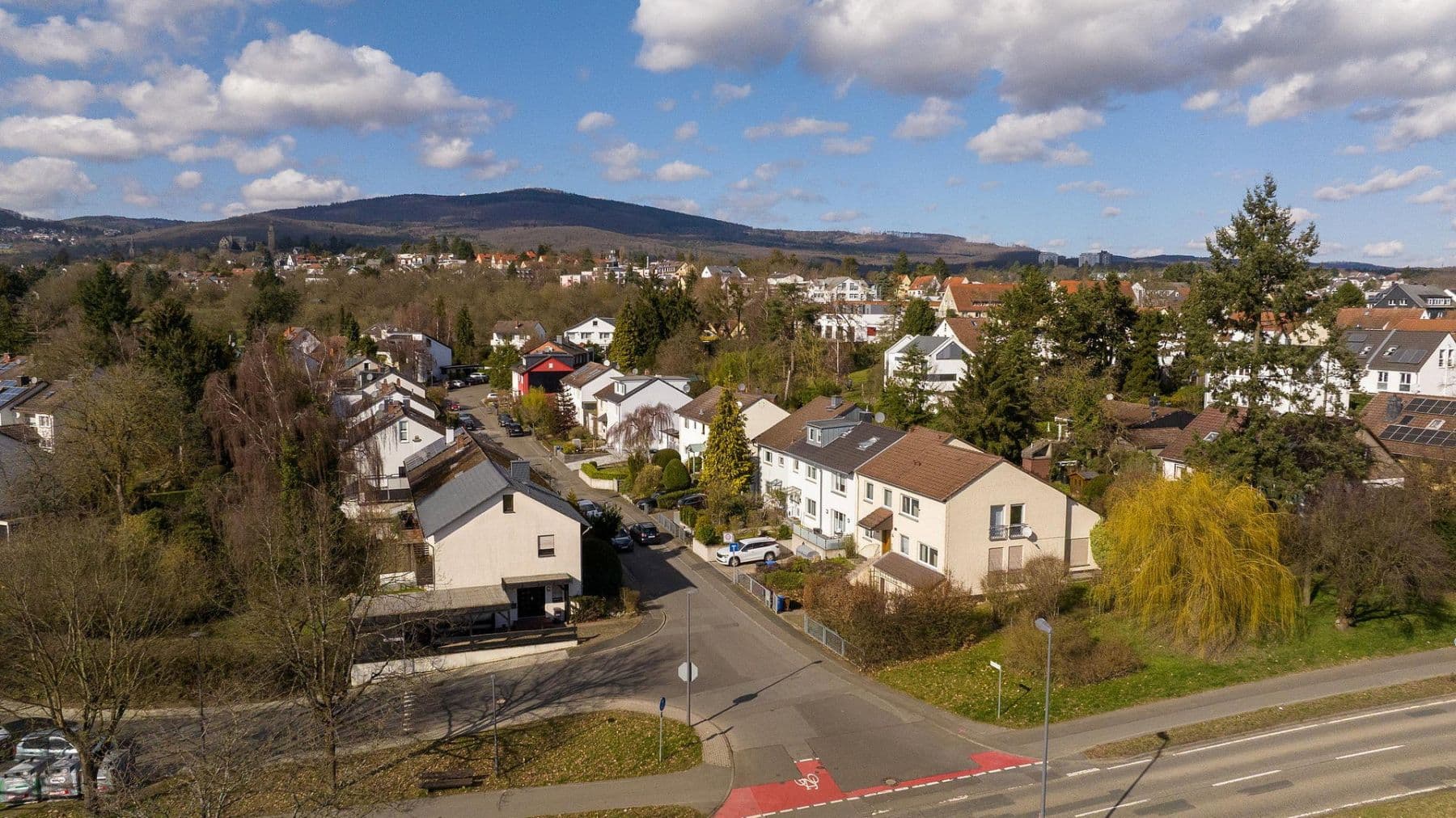 Predaj domu 185 m², pozemek 630 m², Kronberg im Taunus, Hesensko Predaj domu 185 m², pozemek 630 m², Kronberg im Taunus, Hesensko