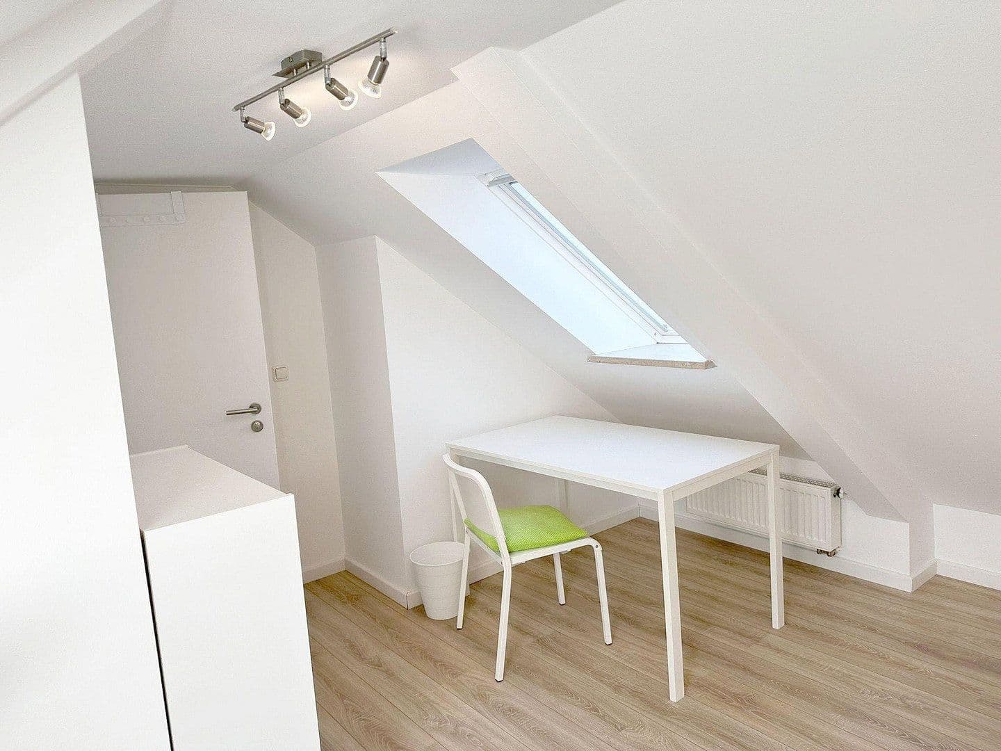 Predaj domu 143 m², pozemek 181 m², Benzstr. 1, Dingolfing, Bavorsko Predaj domu 143 m², pozemek 181 m², Benzstr. 1, Dingolfing, Bavorsko