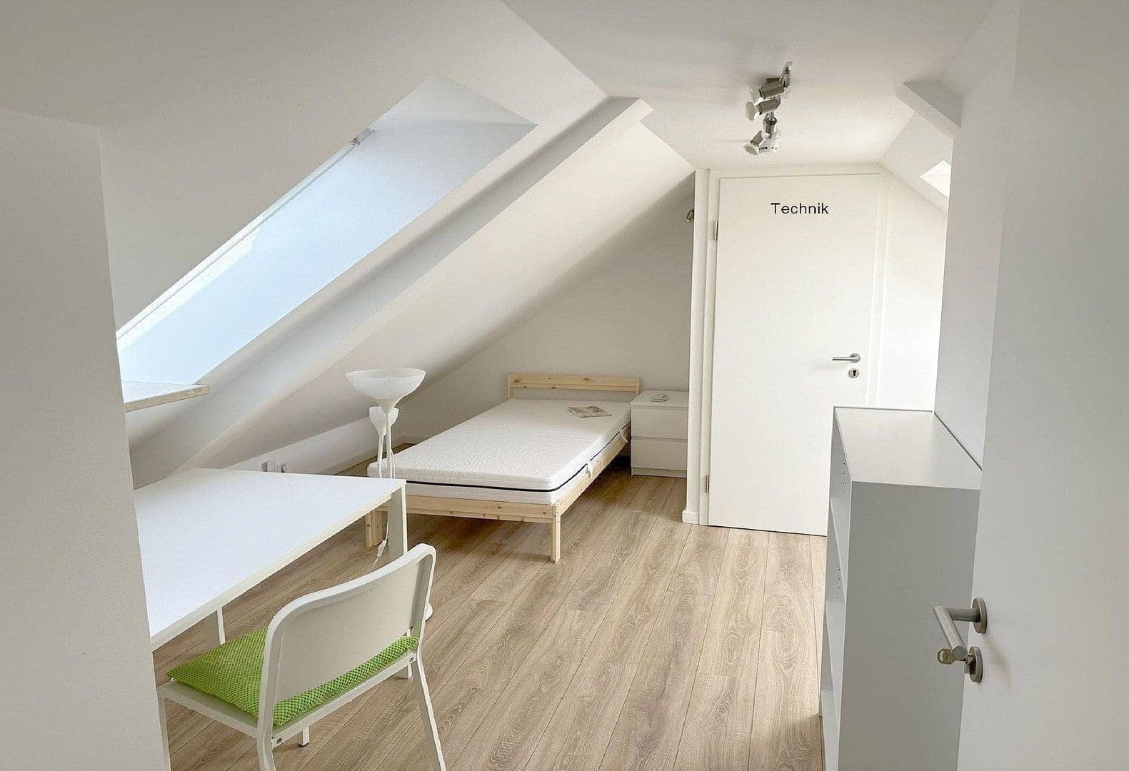 Predaj domu 143 m², pozemek 181 m², Benzstr. 1, Dingolfing, Bavorsko Predaj domu 143 m², pozemek 181 m², Benzstr. 1, Dingolfing, Bavorsko