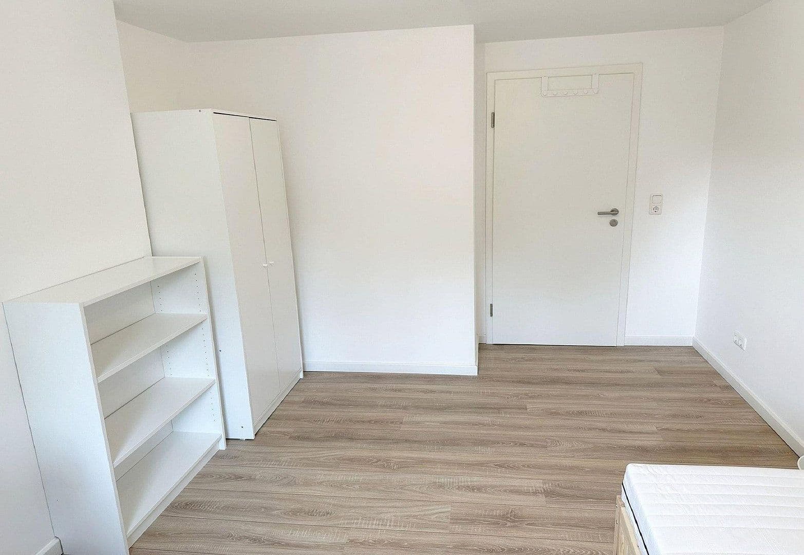 Predaj domu 143 m², pozemek 181 m², Benzstr. 1, Dingolfing, Bavorsko Predaj domu 143 m², pozemek 181 m², Benzstr. 1, Dingolfing, Bavorsko