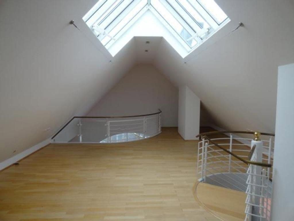 Prenájom bytu 6-izbový 271 m², Coburg, Bavorsko Prenájom bytu 6-izbový 271 m², Coburg, Bavorsko