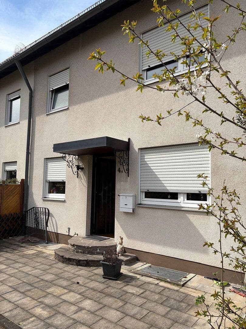 Predaj domu 150 m², pozemek 181 m², Nürnberg, Bavorsko Predaj domu 150 m², pozemek 181 m², Nürnberg, Bavorsko