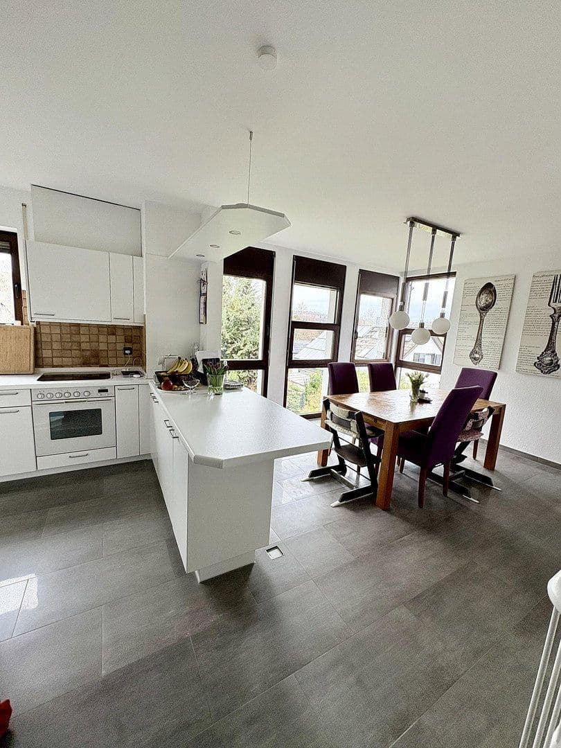 Predaj bytu 4-izbový 111 m², Niedernhausen, Hesensko Predaj bytu 4-izbový 111 m², Niedernhausen, Hesensko