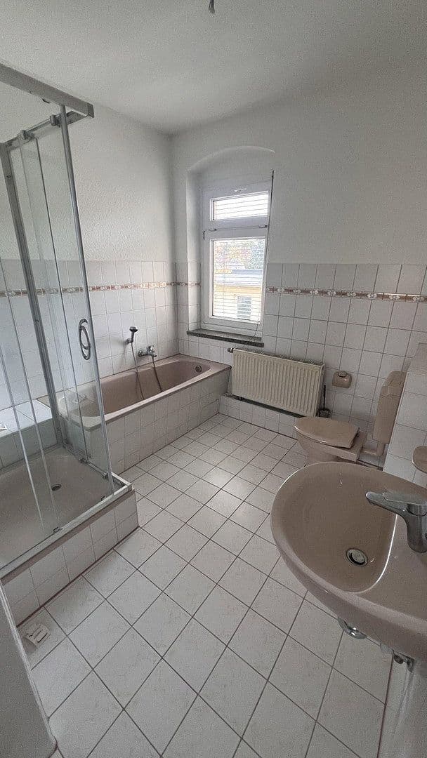 Predaj domu 351 m², pozemek 580 m², Altenburg, Durínsko Predaj domu 351 m², pozemek 580 m², Altenburg, Durínsko