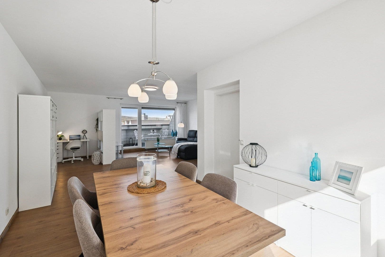 Prenájom bytu 3-izbový 95 m², Vorstadtstr. 17, Saarbrücken, Sársko Prenájom bytu 3-izbový 95 m², Vorstadtstr. 17, Saarbrücken, Sársko