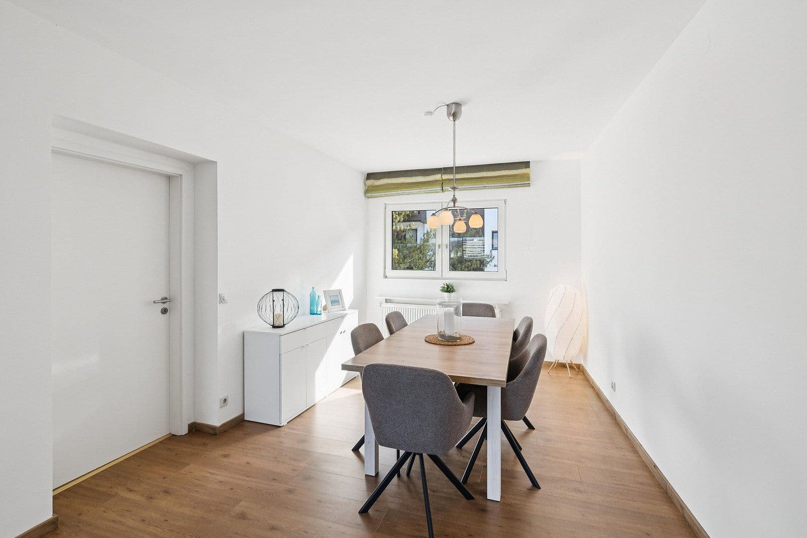 Prenájom bytu 3-izbový 95 m², Vorstadtstr. 17, Saarbrücken, Sársko Prenájom bytu 3-izbový 95 m², Vorstadtstr. 17, Saarbrücken, Sársko