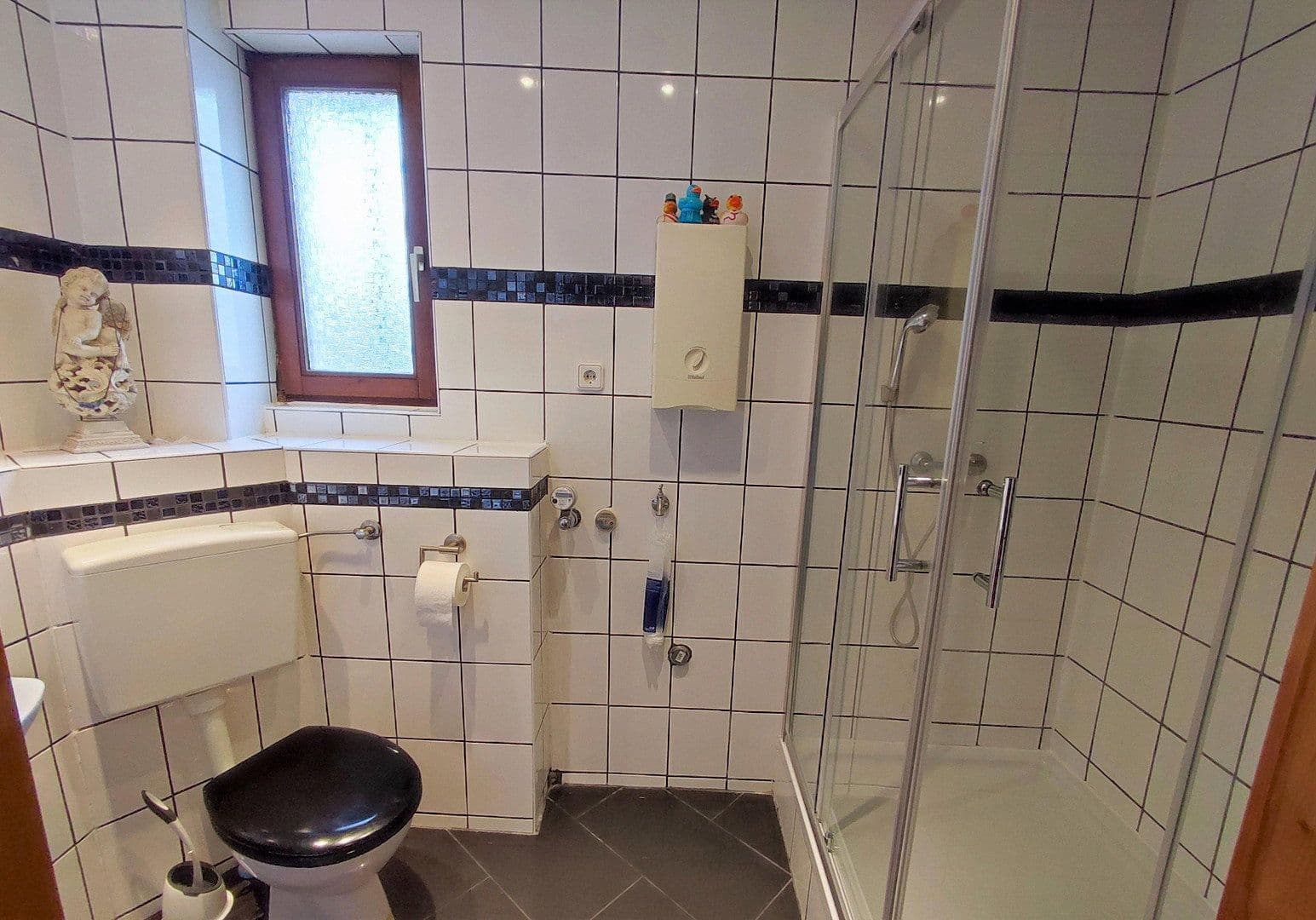 Prenájom bytu 2-izbový 64 m², Ringstraße 9, Ilvesheim, Bádensko-Wurttembersko Prenájom bytu 2-izbový 64 m², Ringstraße 9, Ilvesheim, Bádensko-Wurttembersko