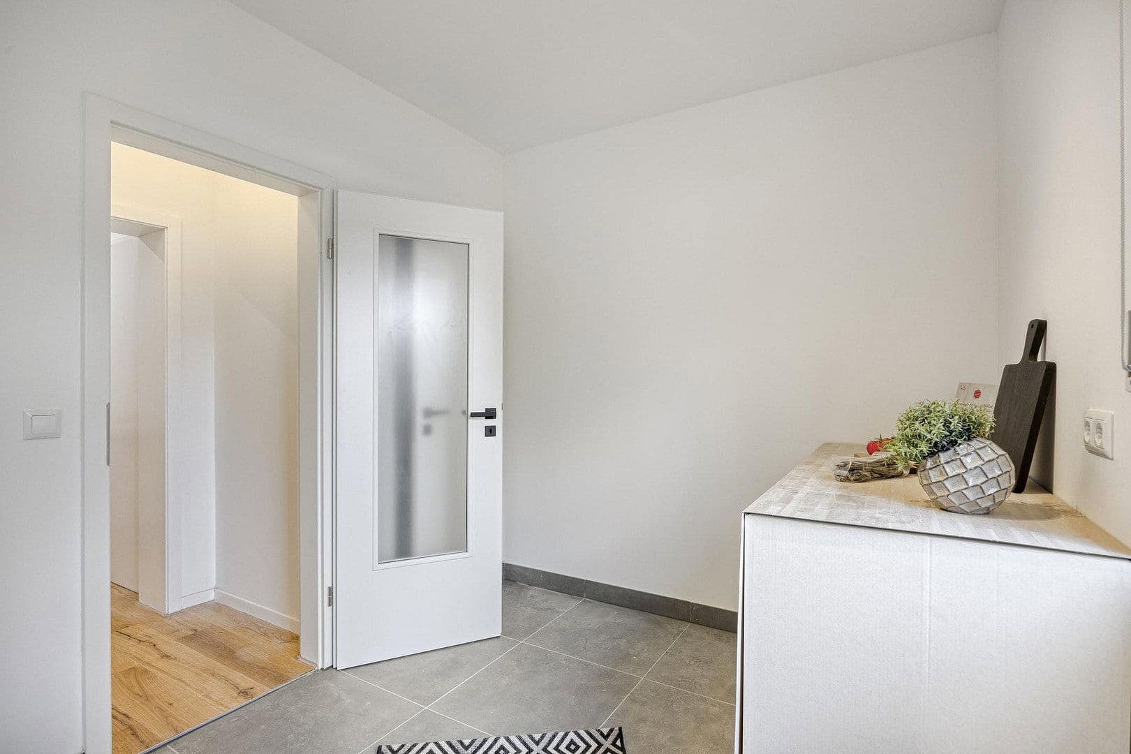 Predaj bytu 3-izbový 84 m², Meerbusch, Severné Porýnie - Westfálsko Predaj bytu 3-izbový 84 m², Meerbusch, Severné Porýnie - Westfálsko