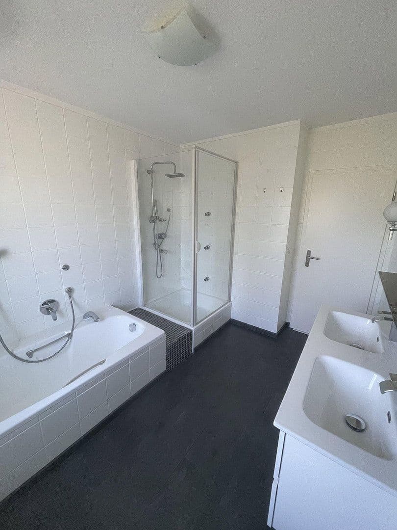 Predaj bytu 3-izbový 117 m², München, Bavorsko Predaj bytu 3-izbový 117 m², München, Bavorsko