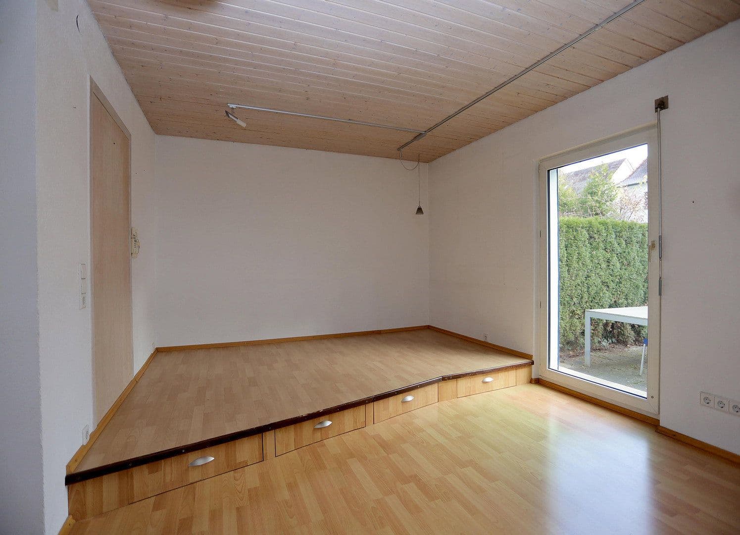 Predaj domu 95 m², pozemek 142 m², Reutlingen, Bádensko-Wurttembersko Predaj domu 95 m², pozemek 142 m², Reutlingen, Bádensko-Wurttembersko